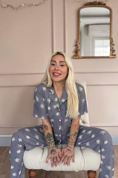 Gri Soft Daisy Desenli Bambu Önden Düğmeli Kısa Kol Pijama Takımı - 4